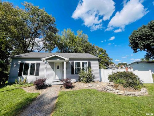 485 W Adams St, Nashville, IL, 62263-1308 | Card Image