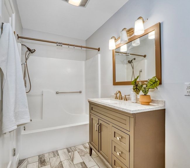 APT-113 - 140 Lincoln Rd, Condo with 1 bedrooms, 1 bathrooms and 2 parking in Lincoln MA | Image 12