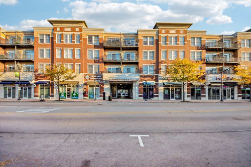 207-7243 Madison Street, Forest Park, IL, 60130 | Card Image