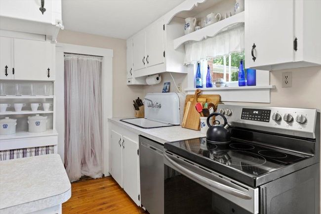 23 Church Ln, House other with 3 bedrooms, 2 bathrooms and null parking in Bennington VT | Image 7