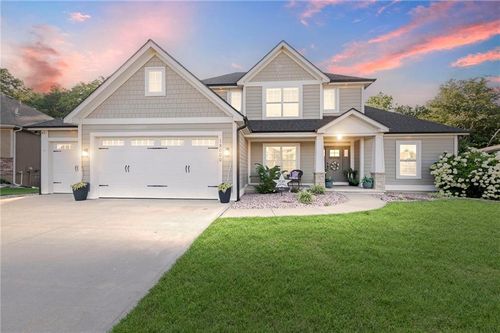18000 130th Pl, Platte City, MO, 64079-4509 | Card Image