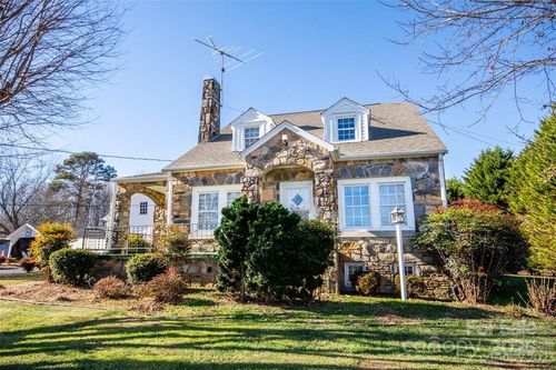 6325 Us Highway 21, Jonesville, NC, 28642-9582 | Card Image