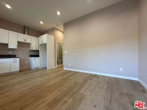 10212 Kalua Dr, Sunland, CA, 91040 | Card Image