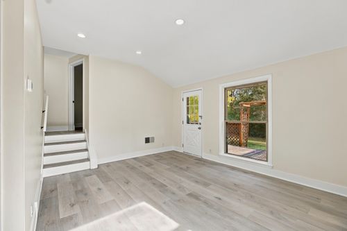 2637 Whitewood St, Ann Arbor, MI, 48104-5363 | Card Image