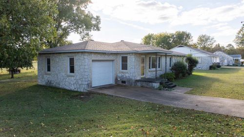 515 E Center St, Cave City, AR, 72521-8808 | Card Image