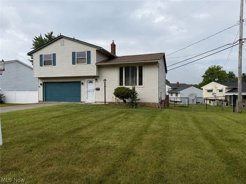 24881 Ridgeline Dr, Bedford Heights, OH, 44146-4836 | Card Image
