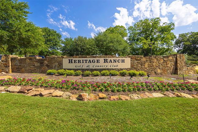 Community sign and landscaping | Image 32