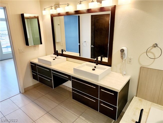 323 - 8925 W Flamingo Rd, Condo with 2 bedrooms, 2 bathrooms and null parking in Las Vegas NV | Image 12