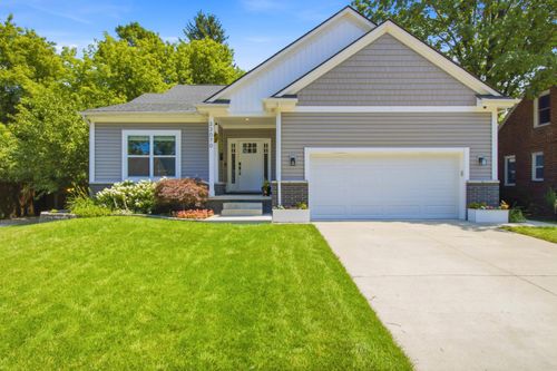23070 Meadowlark St, Oak Park, MI, 48237-2202 | Card Image