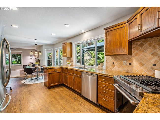 Kitchen | Image 13