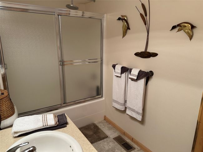 Upper Level Full Bath | Image 41