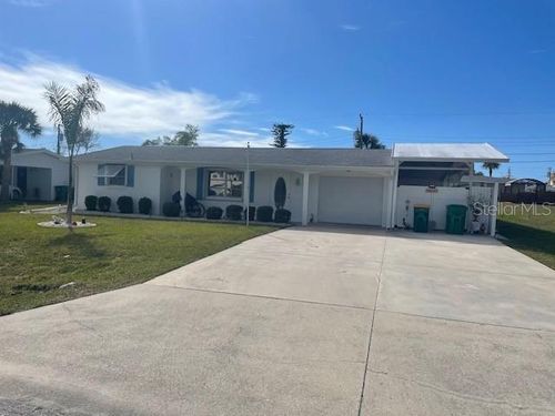 105 Crestview Dr, Englewood, FL, 34223-4215 | Card Image