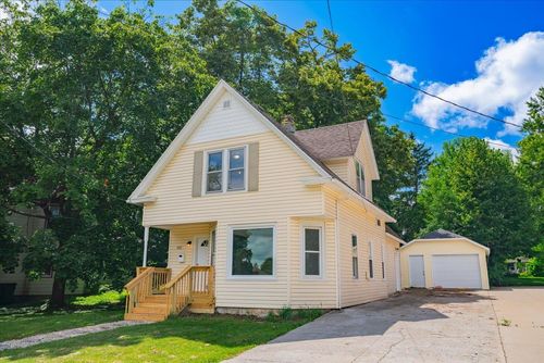 152 Union St, Sun Prairie, WI, 53590-2108 | Card Image