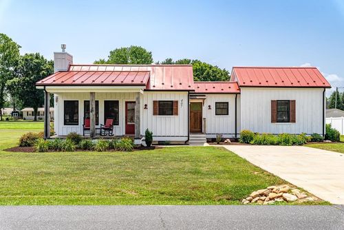 407 14th St, GROTTOES, VA, 24441-2026 | Card Image