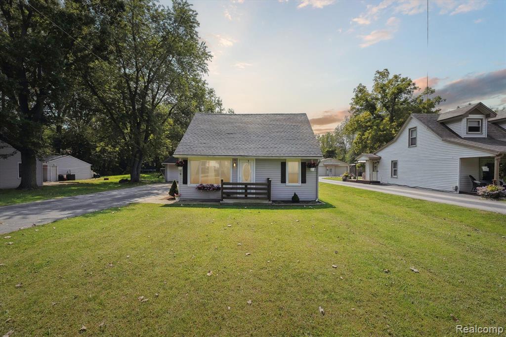 Grix Rd, New Boston, MI 48164 #1