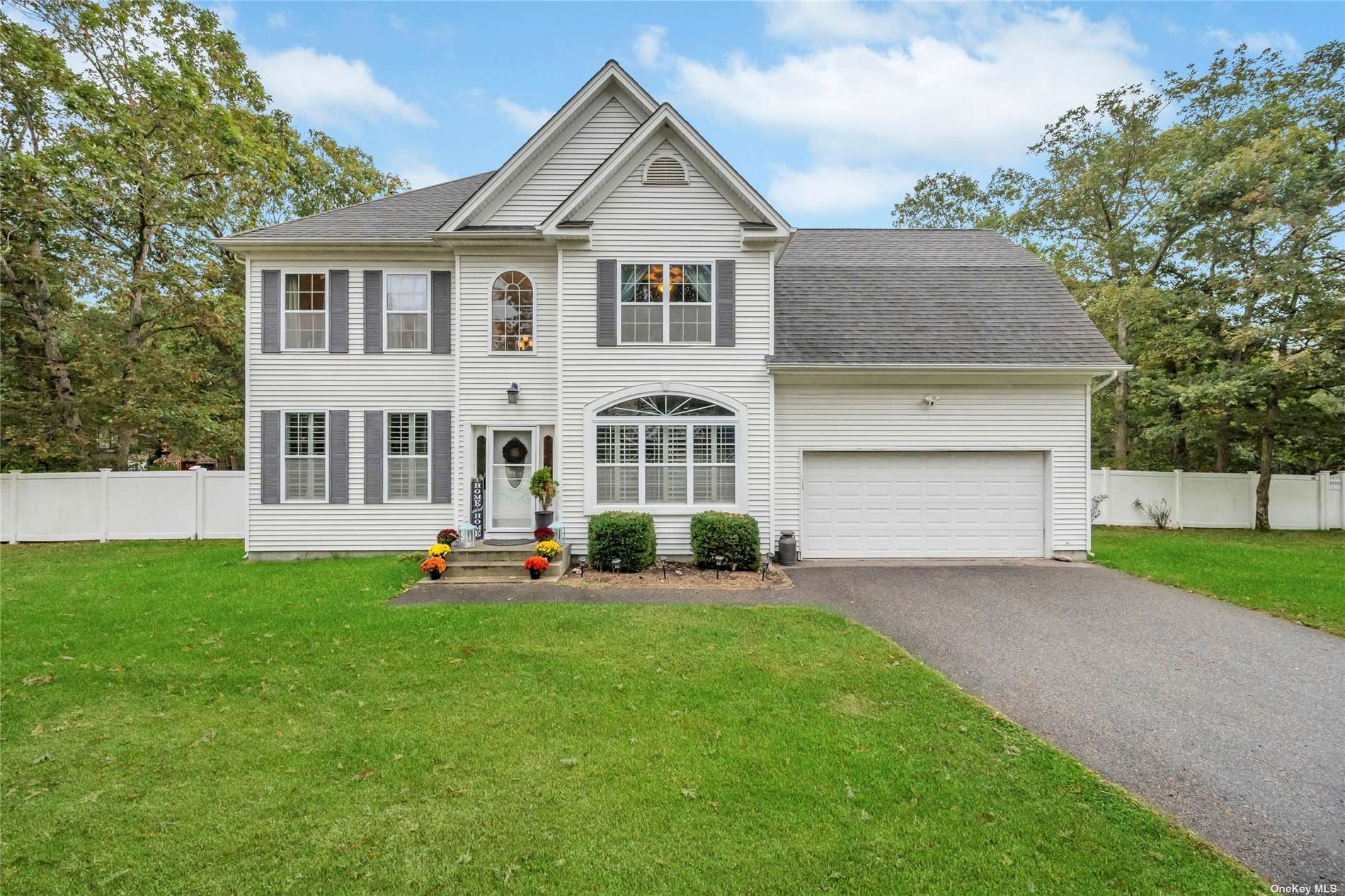 Horstead Ct, Yaphank, NY 11980