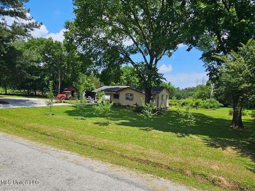 678 Rebecca Dr, Byhalia, MS, 38611-9275 | Card Image
