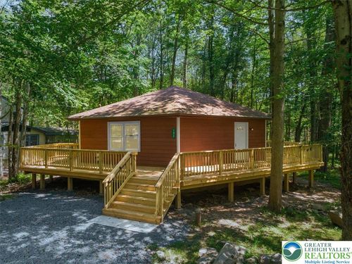 192 Wyalusing Dr, Pocono Lake, PA, 18347-8138 | Card Image