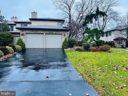 19 Woodmont Dr, LAWRENCEVILLE, NJ, 08648-2116 | Card Image