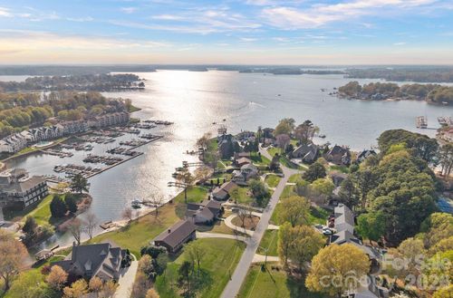 18726 Bluff Point Rd, Cornelius, NC, 28031-7962 | Card Image