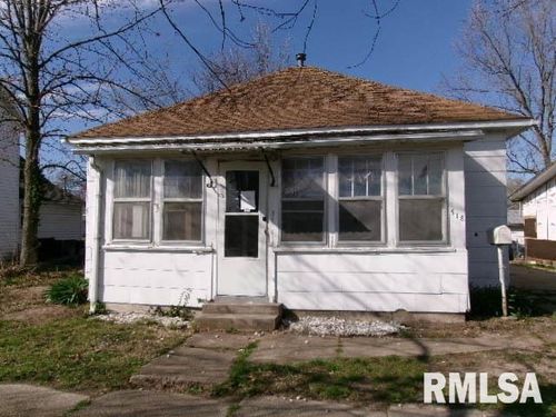 518 W 2nd St, Saint Elmo, IL, 62458-1110 | Card Image