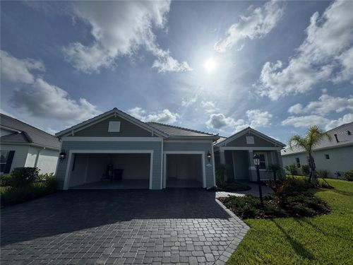 21281 Holmes Cir, Venice, FL, 34293-5886 | Card Image