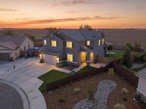 1695 Fantail St, Tulare, CA, 93274-7779 | Card Image