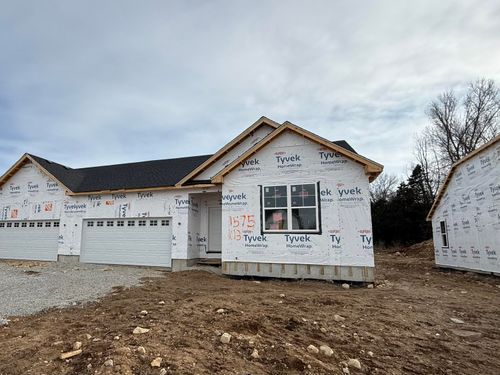 1575 Meadowview Ct, Whitewater, WI, 53190-5605 | Card Image