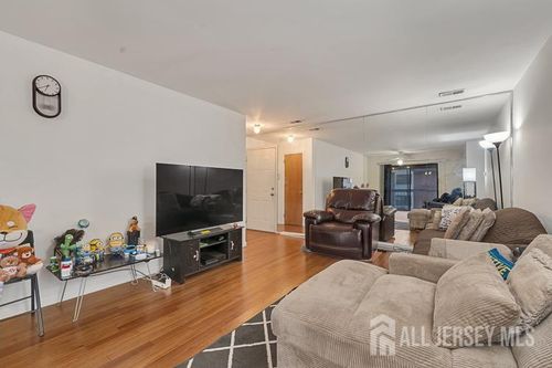 f-111 Beverly Hill Ter, Woodbridge, NJ, 07095 | Card Image