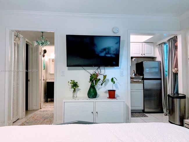 APT-11 - 130 Mendoza Ave, Condo with 0 bedrooms, 1 bathrooms and null parking in Coral Gables FL | Image 7