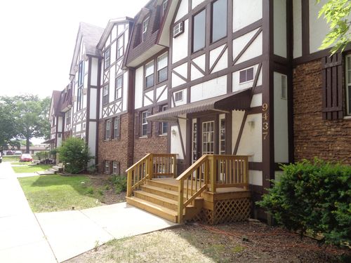 apt-1e-9433 S 86th Ct, Hickory Hills, IL, 60457-1740 | Card Image