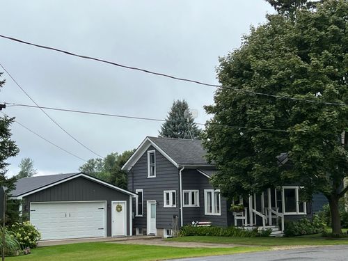 430 Sherman St, Lakeview, MI, 48850-5009 | Card Image