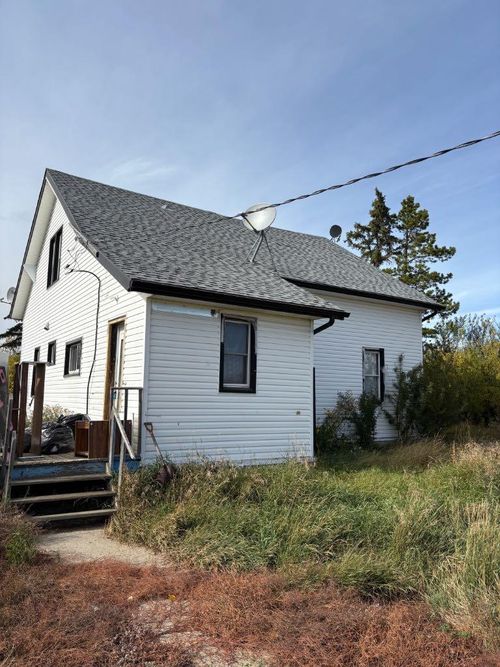 {{alt}} | Card Image