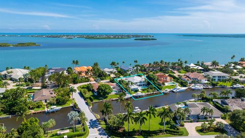 7 Island Rd, Sewalls Point, FL, 34996-7006 | Card Image