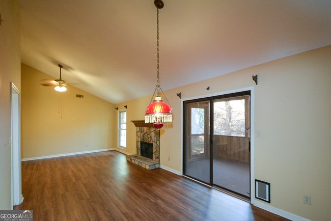 154 Waverly Dr, Condo with 3 bedrooms, 2 bathrooms and null parking in Alpharetta GA | Image 8