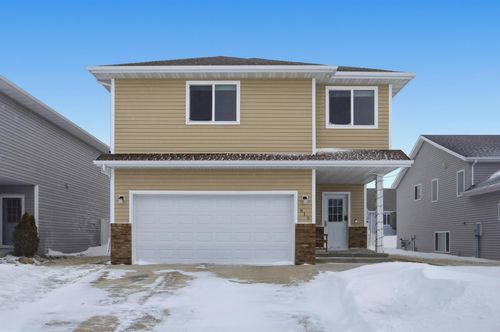 919 29th Ave W, West Fargo, ND, 58078-7874 | Card Image