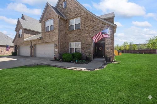 4017 N Meadow View Dr, Fayetteville, AR, 72703-5032 | Card Image