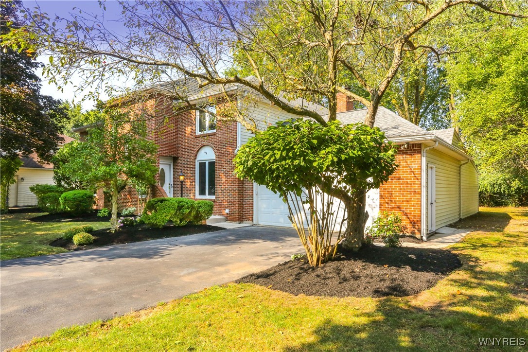 Valley Brook Ln, East Amherst, NY 14051