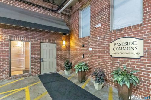 403-850 E Main Street, Stamford, CT, 06902 | Card Image