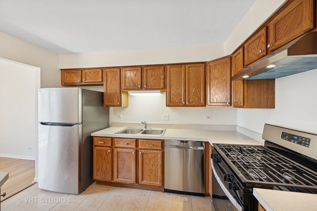 APT-205 - 1121-W Hinswood Dr, Condo with 2 bedrooms, 2 bathrooms and 1 parking in Darien IL | Image 6