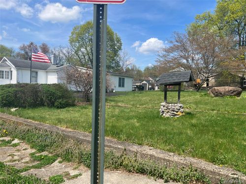 88 Maple St, Newburgh, NY, 12550-4035 | Card Image