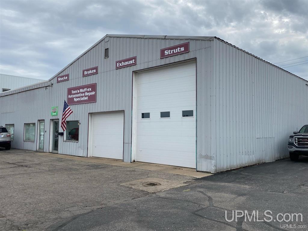 826 Lincoln Rd, Escanaba, MI 49829-1558