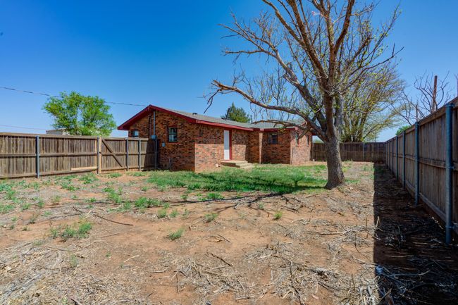 208 Avenue X, House other with 3 bedrooms, 2 bathrooms and null parking in Levelland TX | Image 32