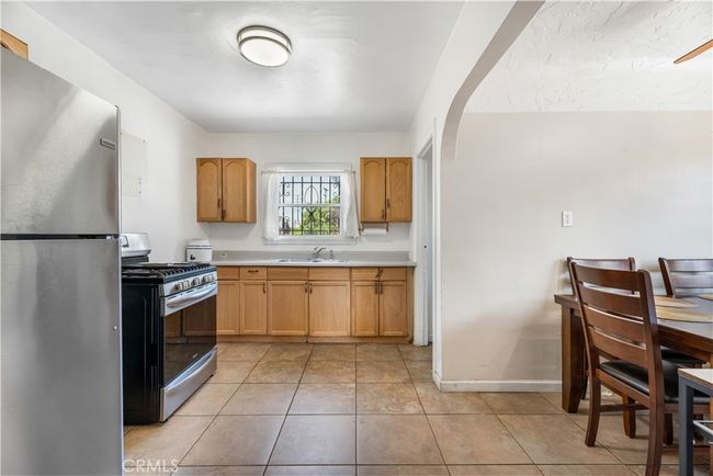 614 N Spring Ave, House other with 2 bedrooms, 1 bathrooms and 1 parking in Compton CA | Image 13