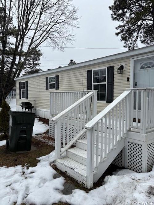 A9 Ash St, Riverhead, NY, 11901 | Card Image