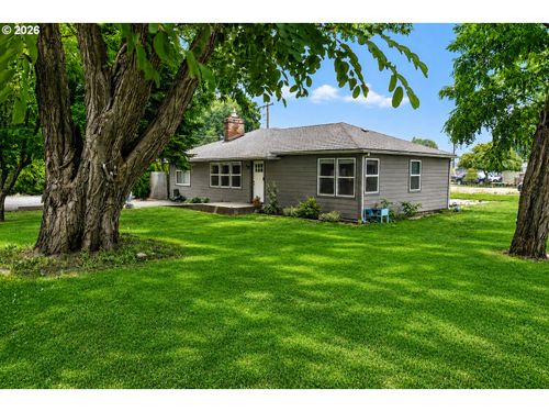 1305 Tucker Rd, Hood River, OR, 97031-9677 | Card Image