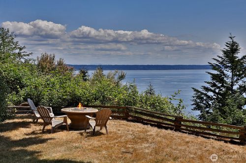 3644 Fidalgo Drive, Clinton, WA, 98236 | Card Image