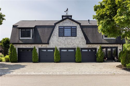 32 Ocean Ave, North Kingstown, RI, 02852-4906 | Card Image