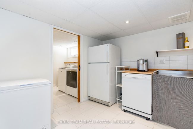 336 Peek A Boo Trail, House other with 6 bedrooms, 2 bathrooms and 4 parking in Tiny ON | Image 15
