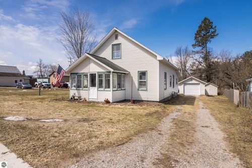 8952 S Kasson St, Cedar, MI, 49621-5106 | Card Image